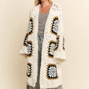 Davi & Dani Granny Square CHUNCKY Long Sleeves Cardigan